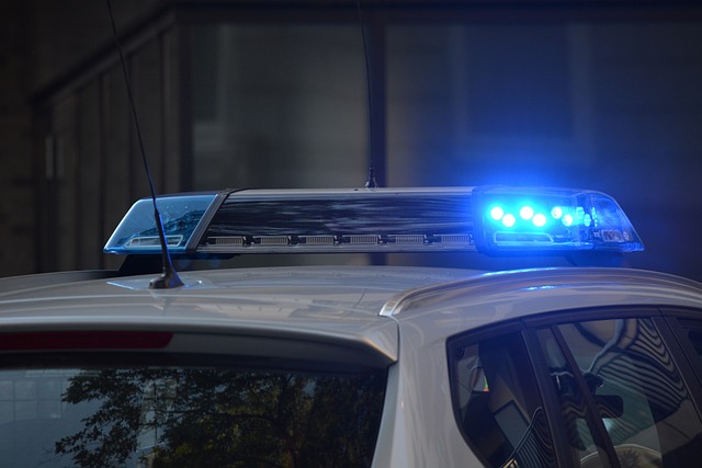K policejnímu autu patří i střešní maják